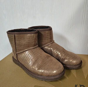 Ugg classic mini lizard boots